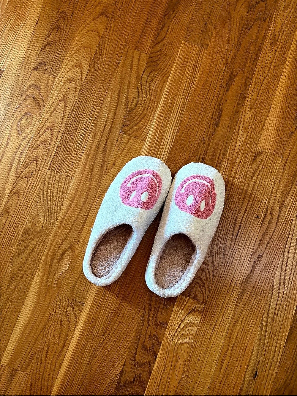 Pink Smiley Face non-slip slippers (NWOT)